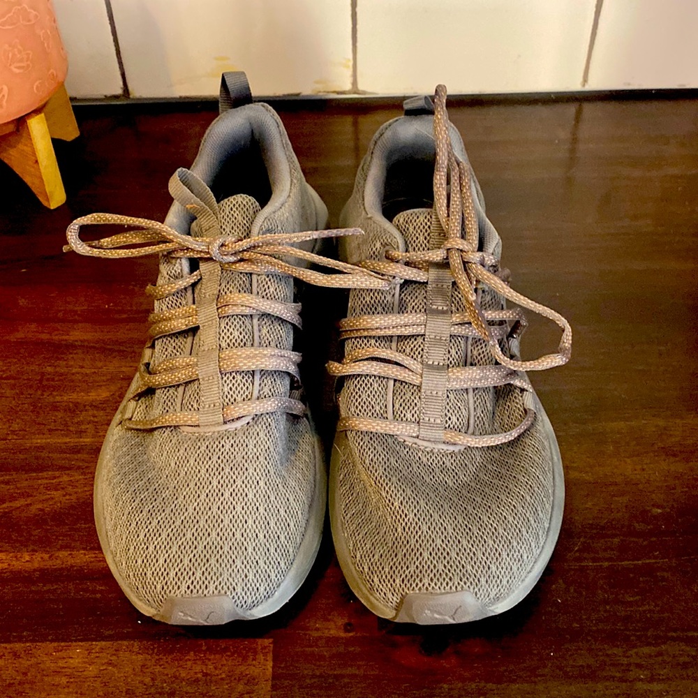 Puma Soft Foam Size 7.5